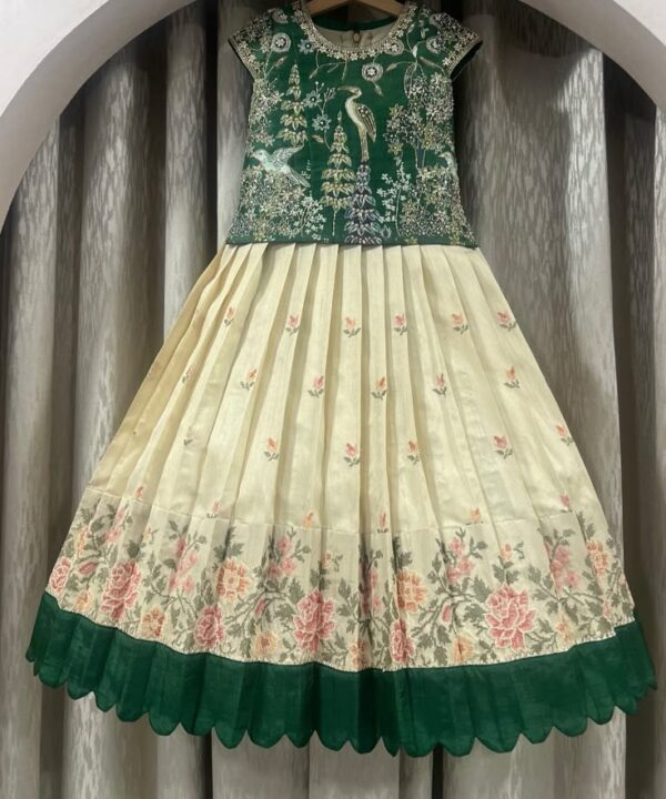 Green & Cream Embroidered Lehenga Set – Elegant Traditional Wear for Girls